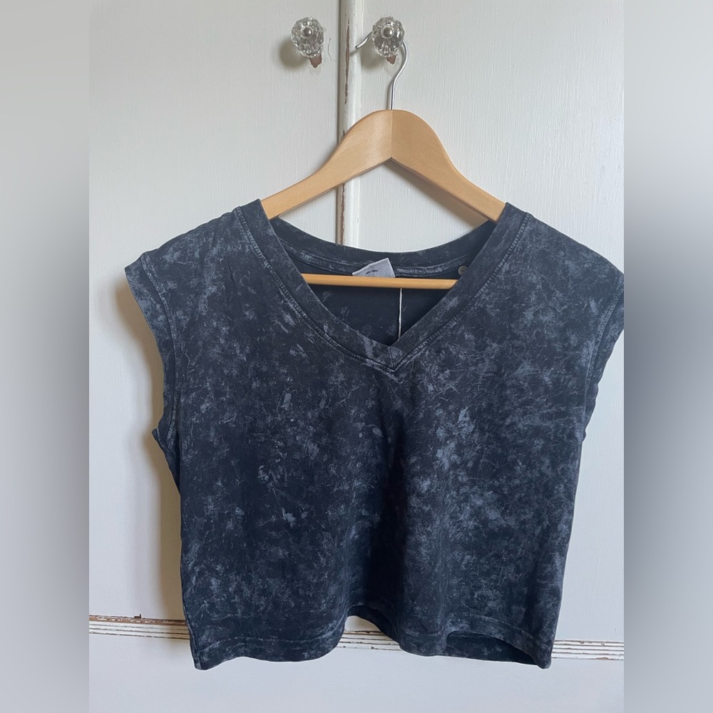 NWT! Women’s Boxy Tank Crop Top (black gray small)